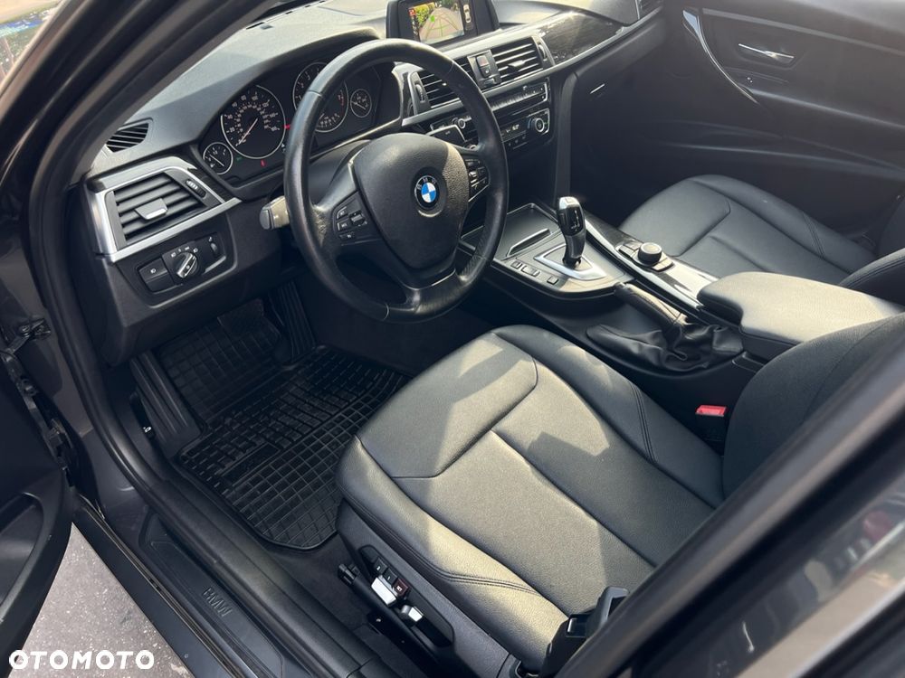 BMW Seria 3 330i xDrive Edition Luxury Line Purity - 12