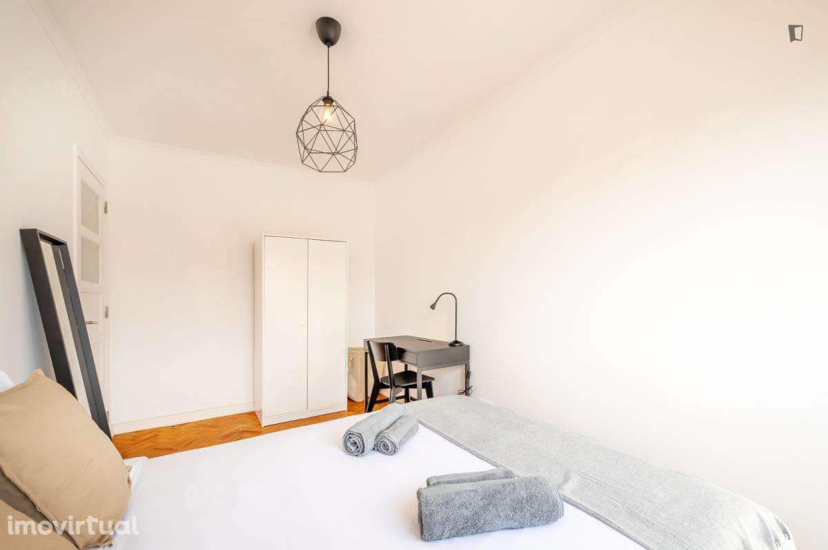 Quarto - localizado em Alameda Lisbon - Grande imagem: 4/25