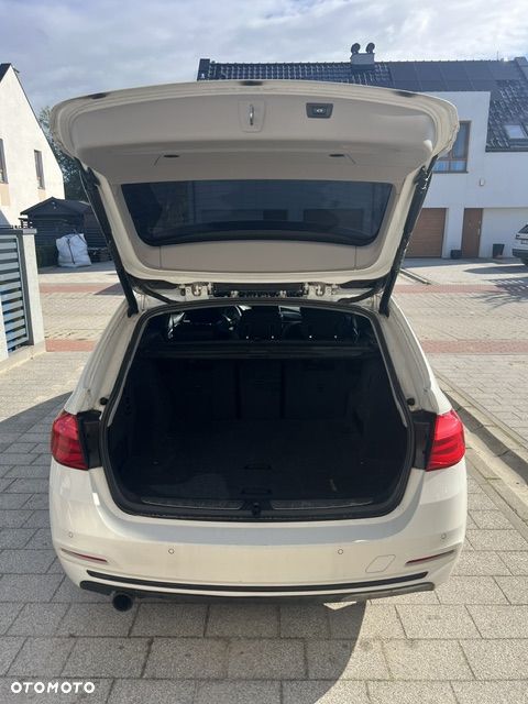 BMW Seria 3 318i Sport Line - 4