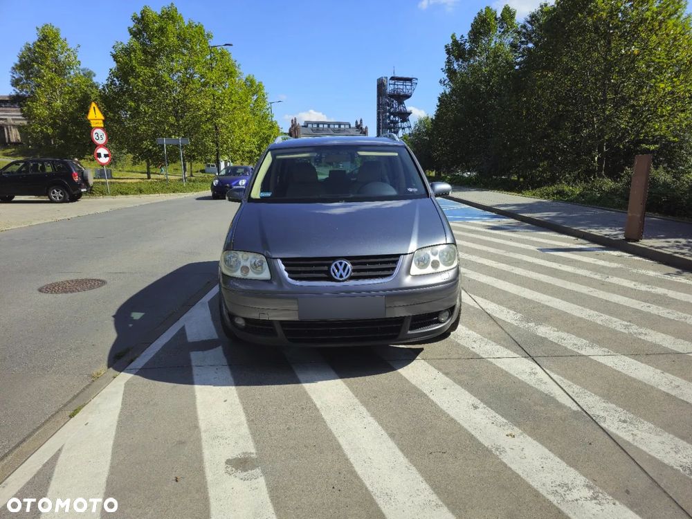 Volkswagen Touran 2.0 TDI Highline DSG - 8