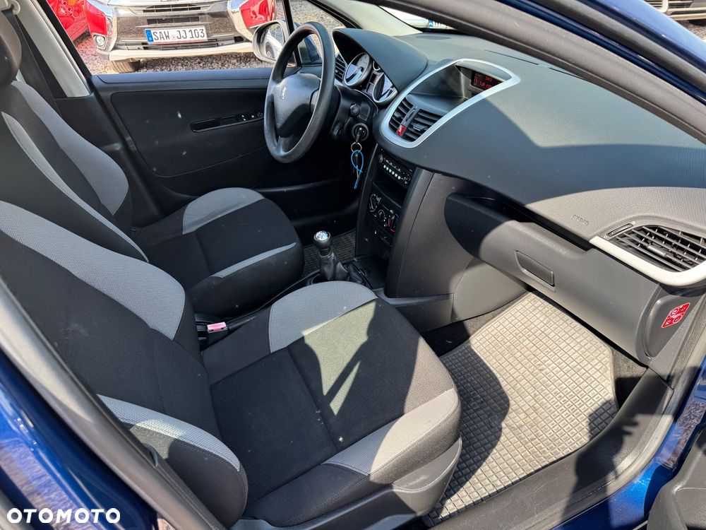 Peugeot 207 - 22