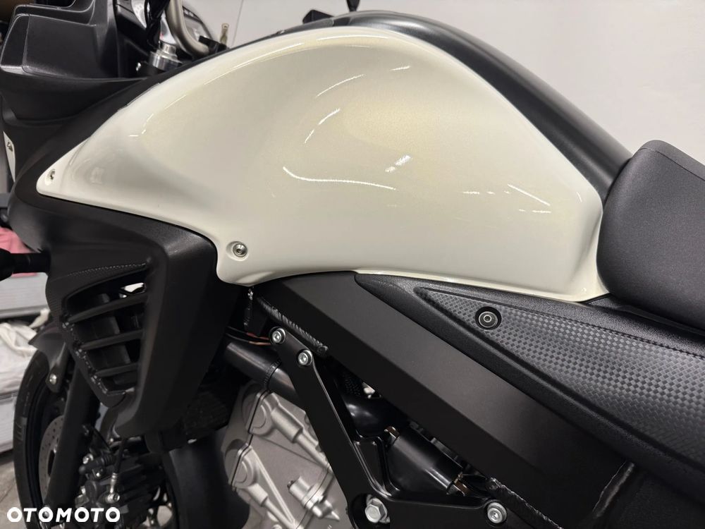 Suzuki V-STROM - 24