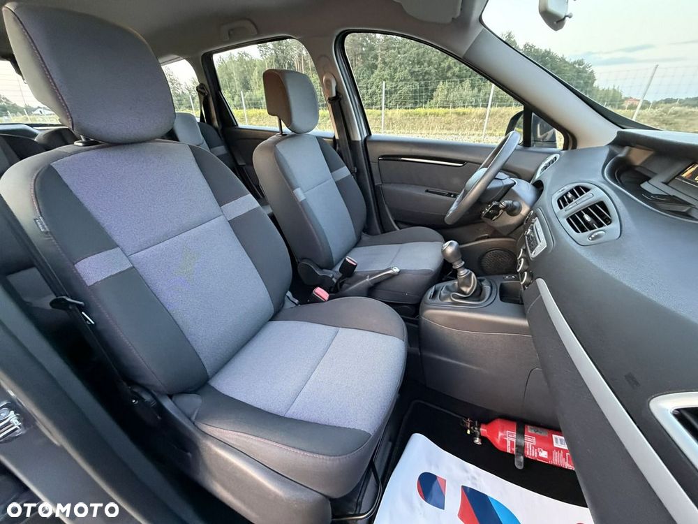 Renault Grand Scenic - 11