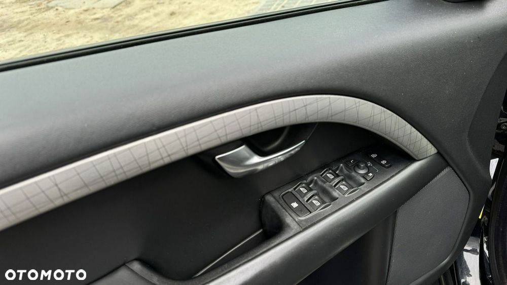 Volvo XC 70 2.4D AWD Kinetic - 12