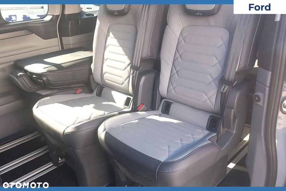 Ford Tourneo Custom - 10