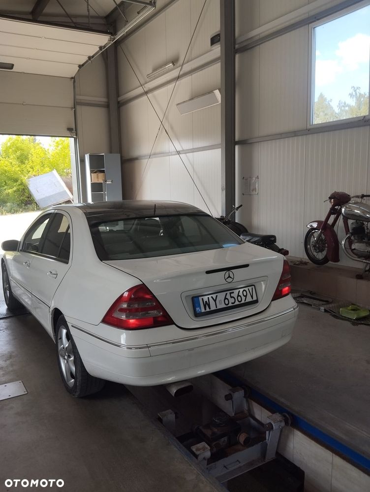 Mercedes-Benz Klasa C 240 Classic 4-Matic - 4