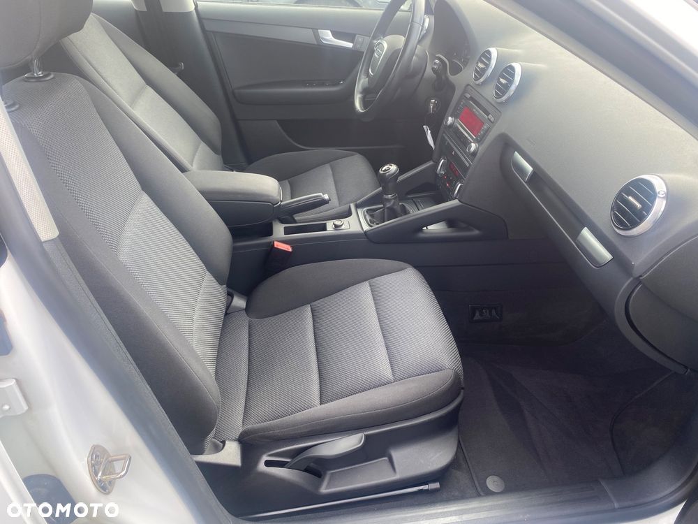 Audi A3 Sportback 1.6 Attraction - 26