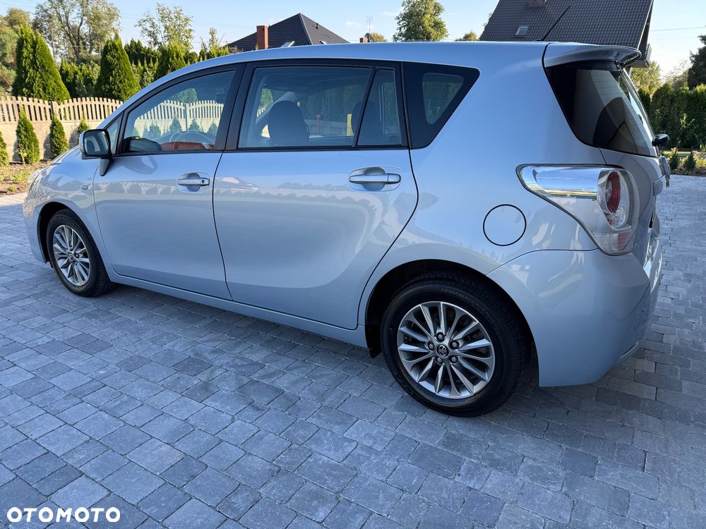 Toyota Verso 1.8 Premium EU5 MS - 11