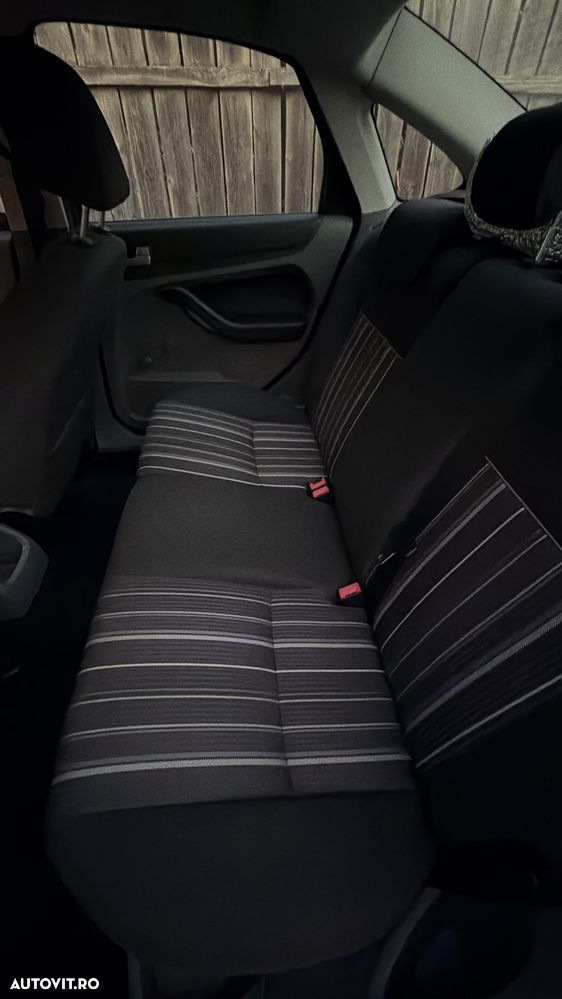 Ford Focus - 9