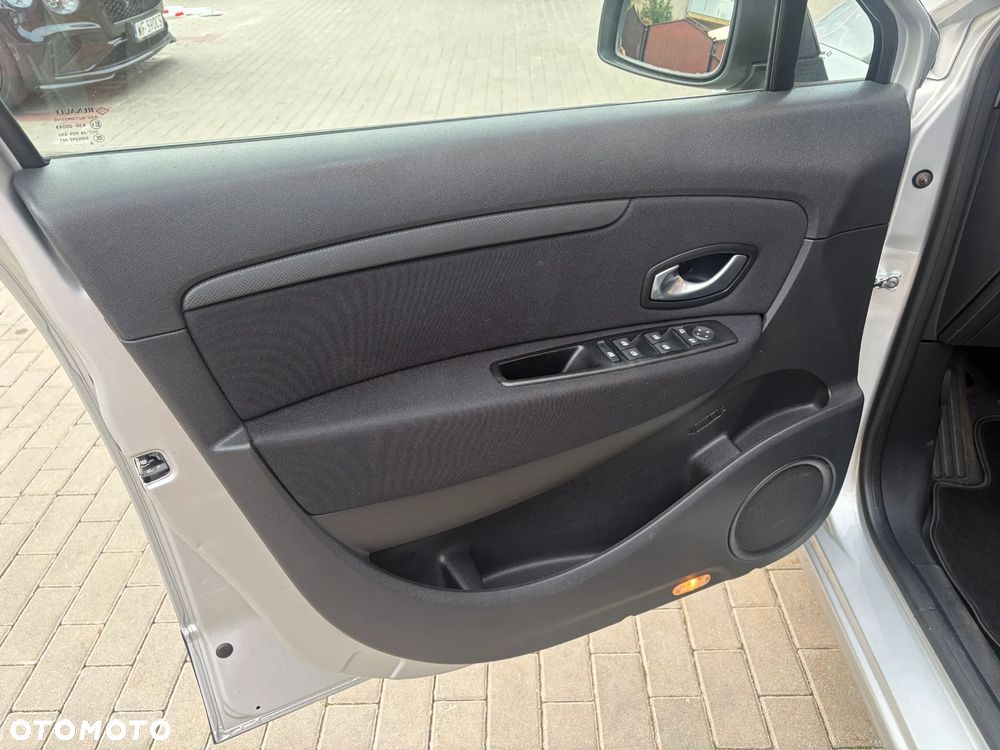 Renault Scenic - 22