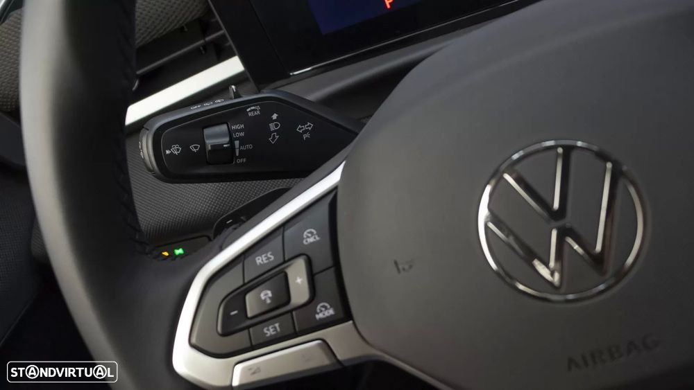 VW T-Roc 1.5 eTSI Life DSG - 22