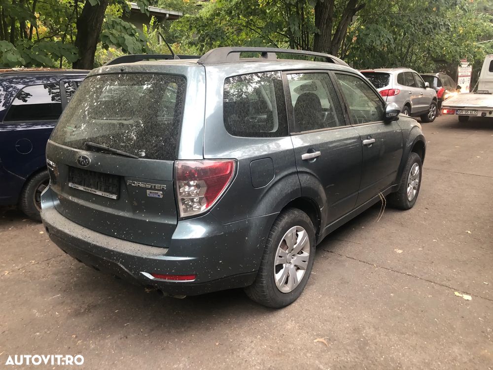 Dezmembrez Subaru Forester 2009 gri verzui 2.0 diesel - 6