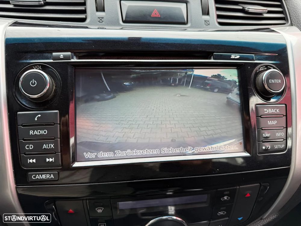 Nissan Navara 2.3 dCi CD 4WD Tekna - 3