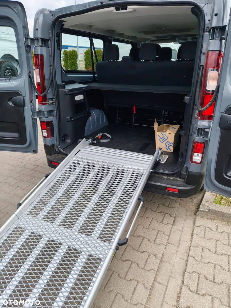 Renault TRAFIC 2.0, 9 osobowy Homologacja dla Osób Niepełnosprawnych na Wózku PEFRON - 24