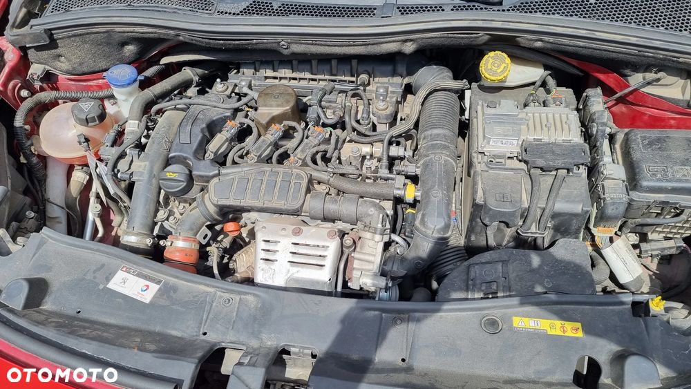 Peugeot 2008 1.2 Pure Tech GPF Allure S&S EAT6 - 23