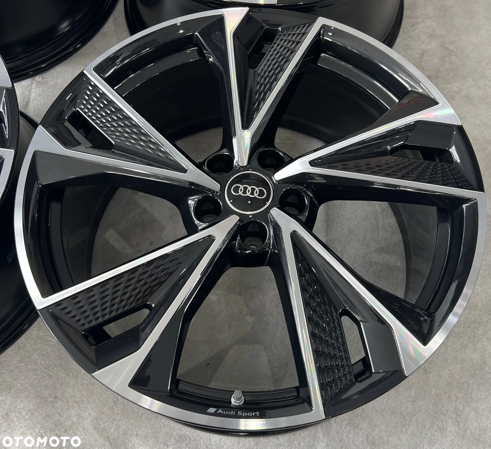 Felgi Audi A6 C8 Najnowszy model 21'' S-line łuska - 1