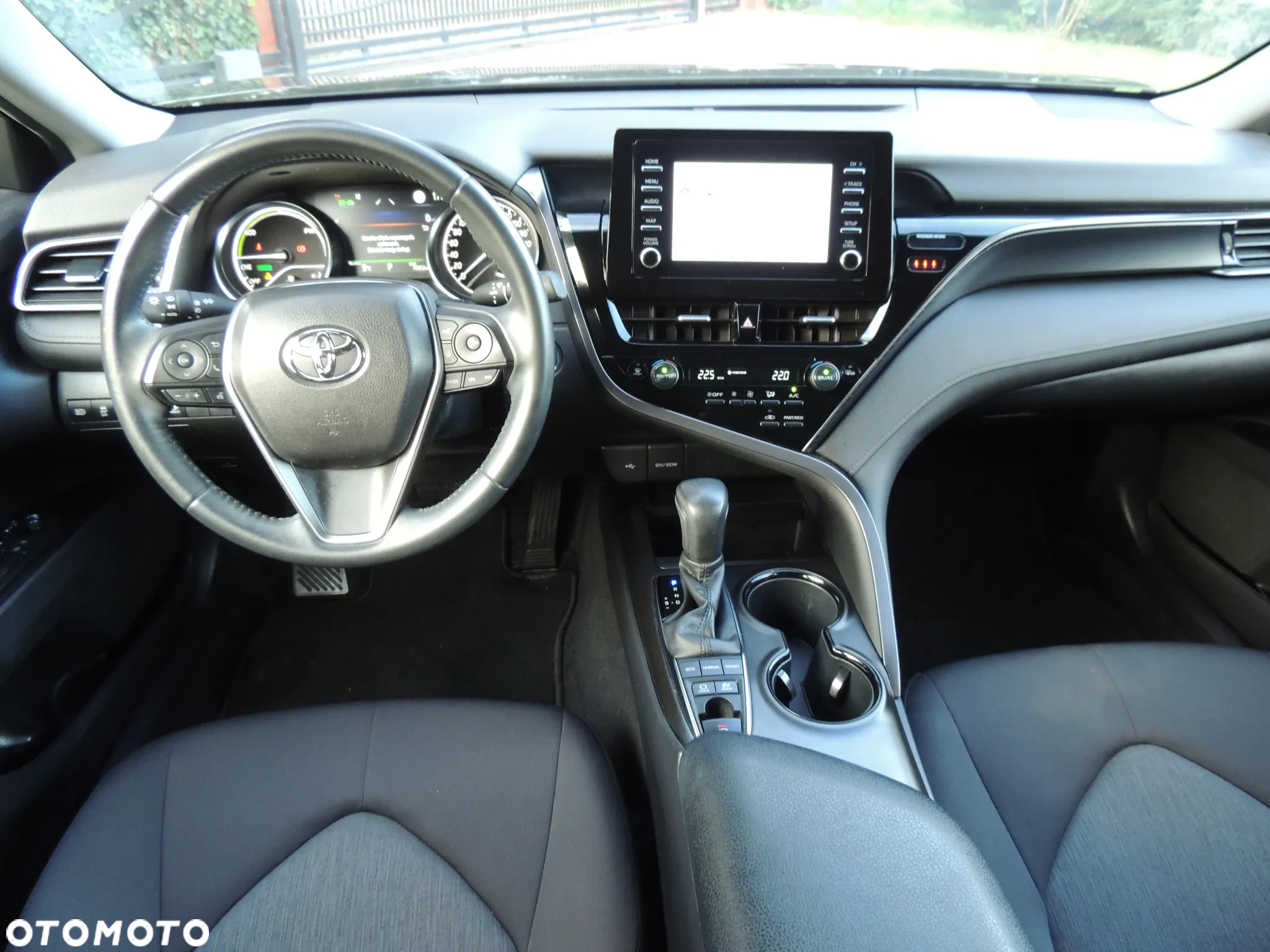 Toyota Camry 2.5 Hybrid Comfort CVT - 14
