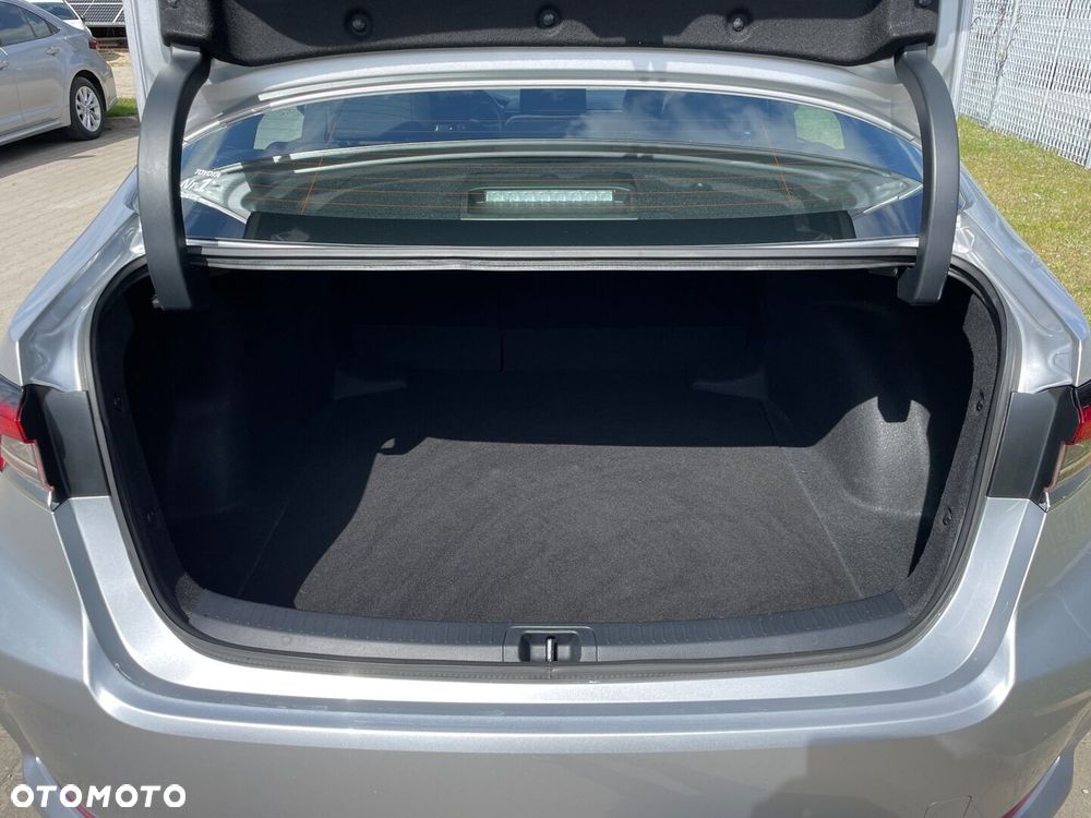 Toyota Corolla 1.8 Hybrid Comfort - 12