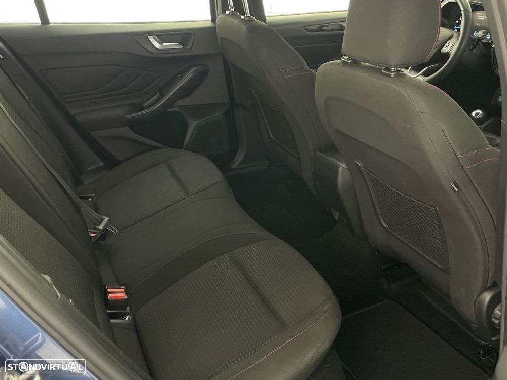 Ford Focus 1.0 EcoBoost MHEV ST-Line - 24