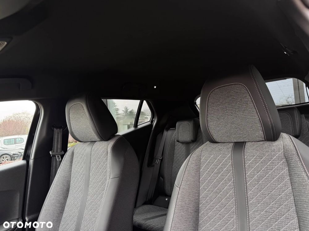 Peugeot 2008 PureTech 130 Allure S&S EAT8 - 25