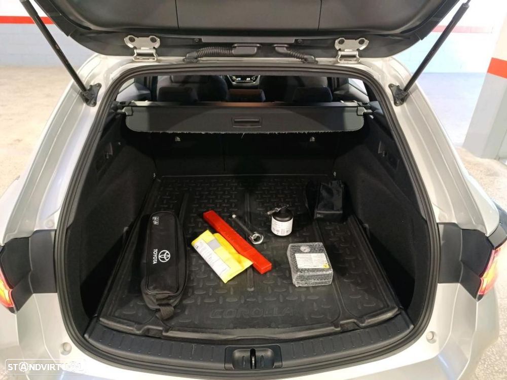 Toyota Corolla 1.8 Hybrid Comfort — fotografia 13