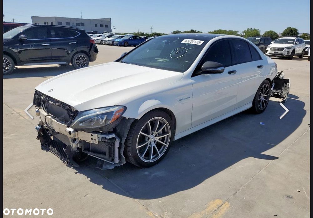 Mercedes-Benz Klasa C AMG 63 AMG Speedshift 7G-MCT - 36