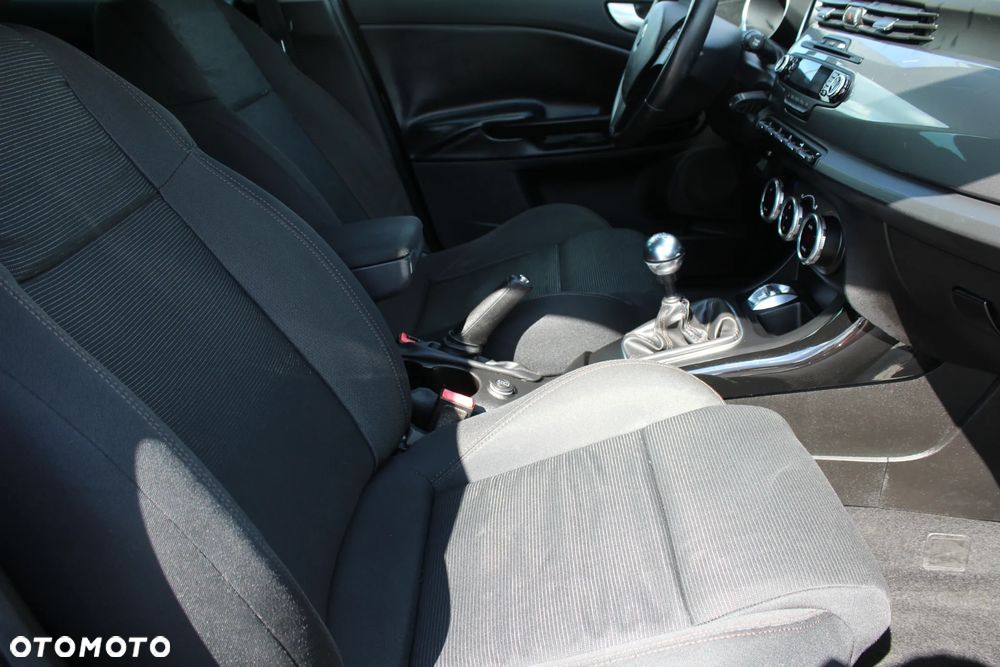Alfa Romeo Giulietta 2.0 JTDM 16V - 9