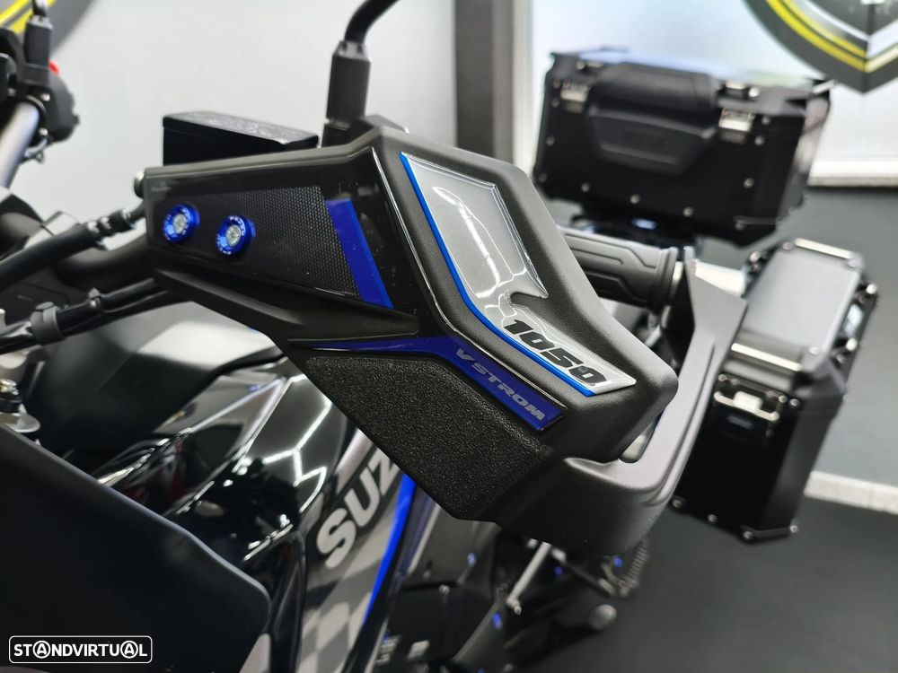 Suzuki v-strom DL - 27