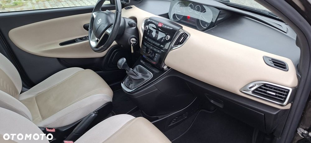 Lancia Ypsilon Y 0.9 TwinAir Turbo 8V Automatik Platinum - 13