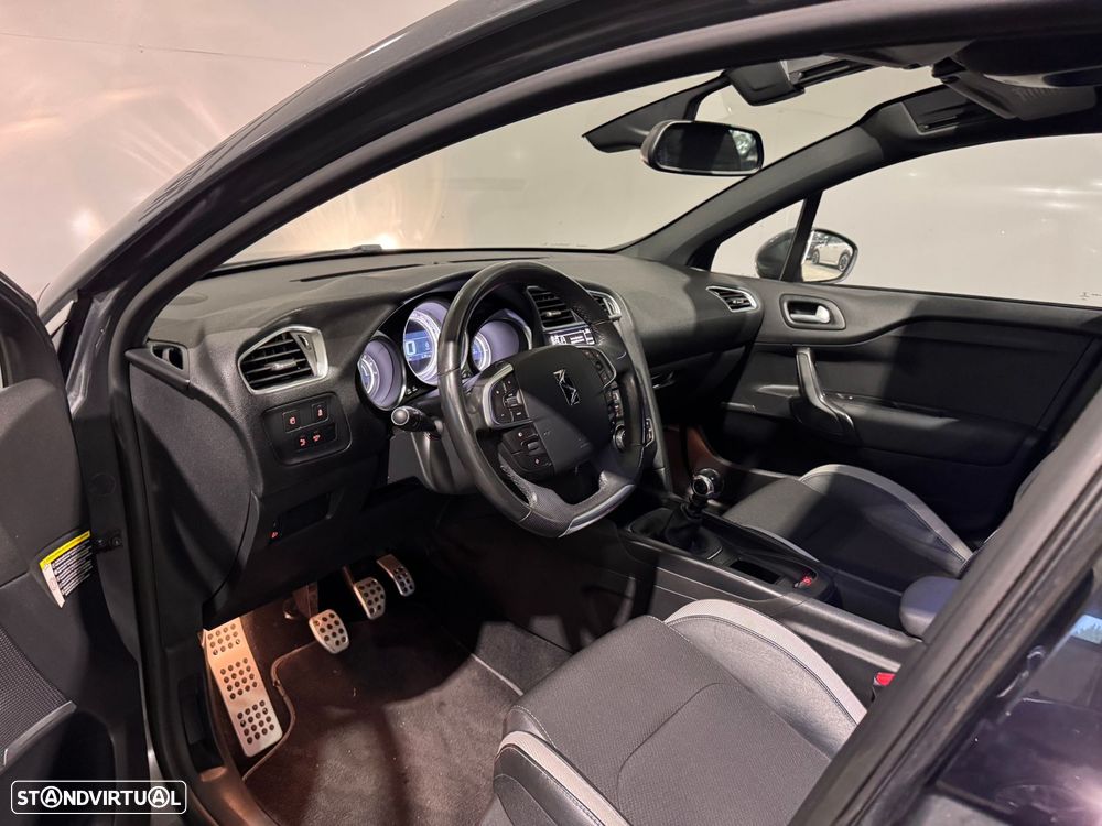 Citroën DS4 1.6 e-HDi So Chic 113g - 17