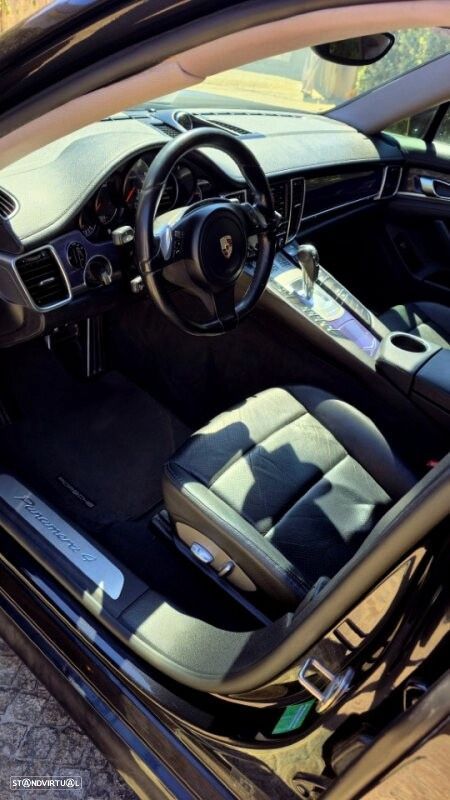 Porsche Panamera 4 PDK - 11