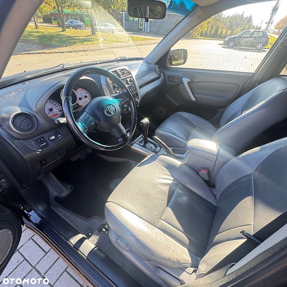 Toyota RAV4 2.0 VVT-i 4x4 - 9