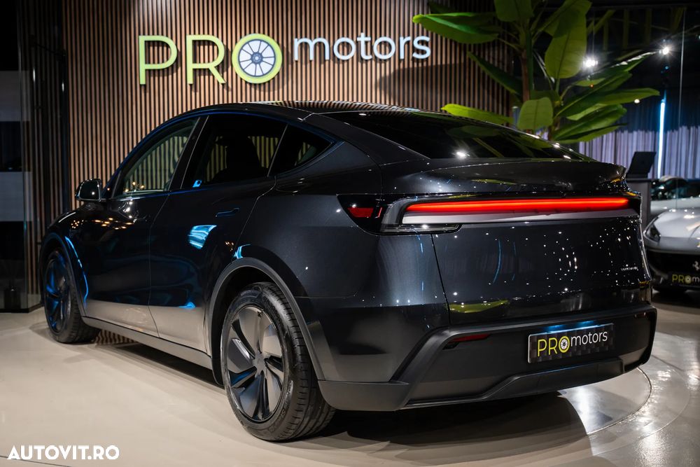 Tesla Model Y Long Range RWD - 9