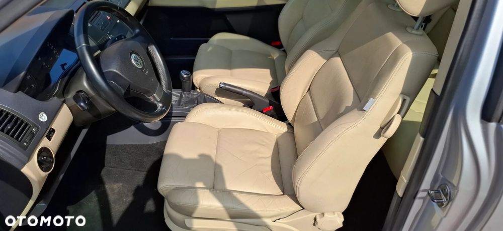 Volkswagen Polo 1.6 Sportline - 16
