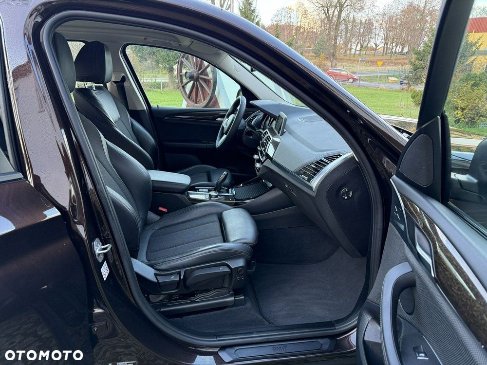 BMW X3 xDrive20i Advantage - 15