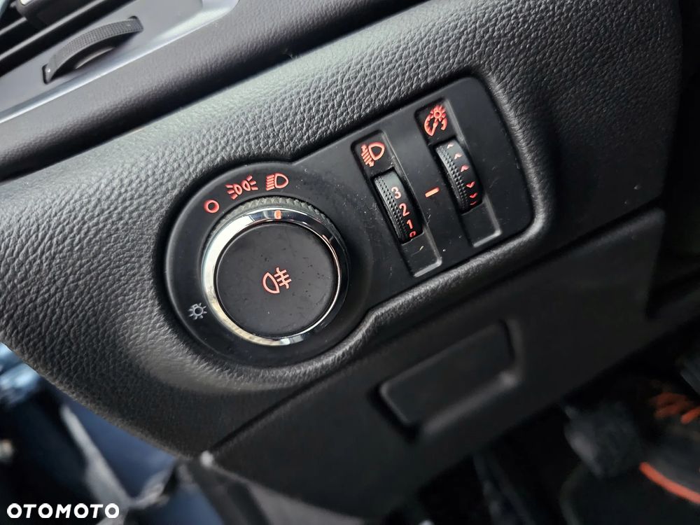 Opel Astra 1.4 Turbo - 26