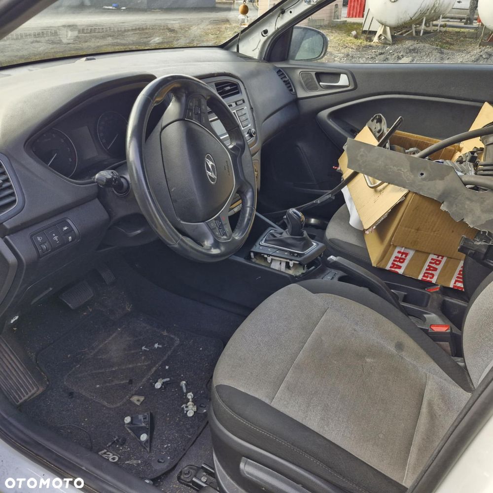 Hyundai i20 1.4 Automatik Style - 8