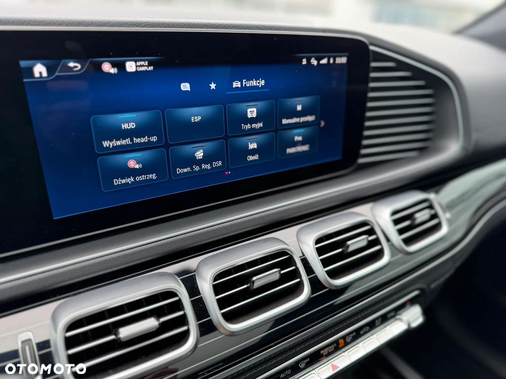 Mercedes-Benz GLS - 38