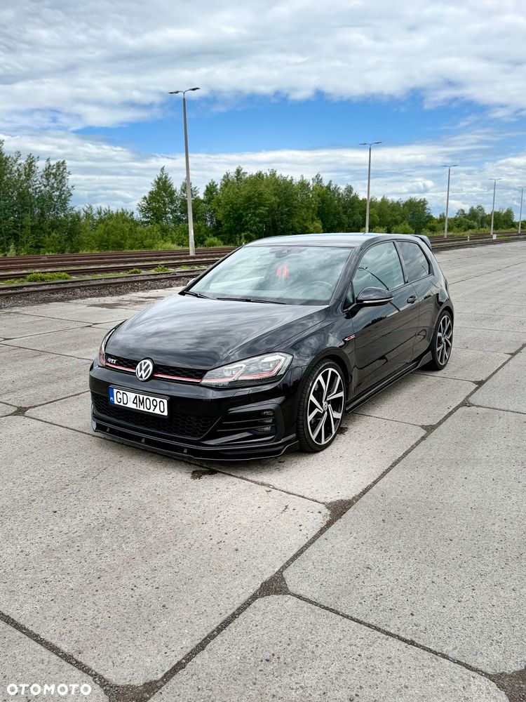 Volkswagen Golf - 8