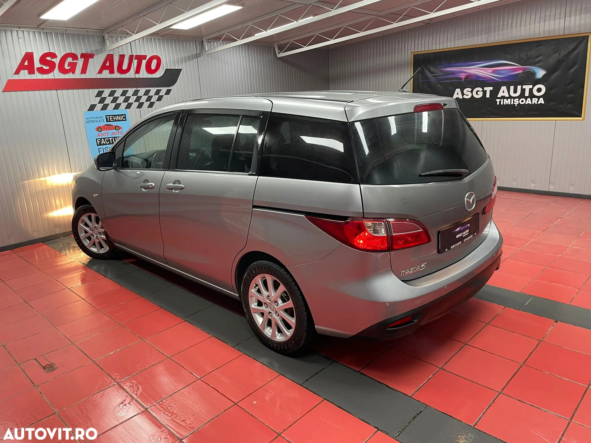 Mazda 5 - 6