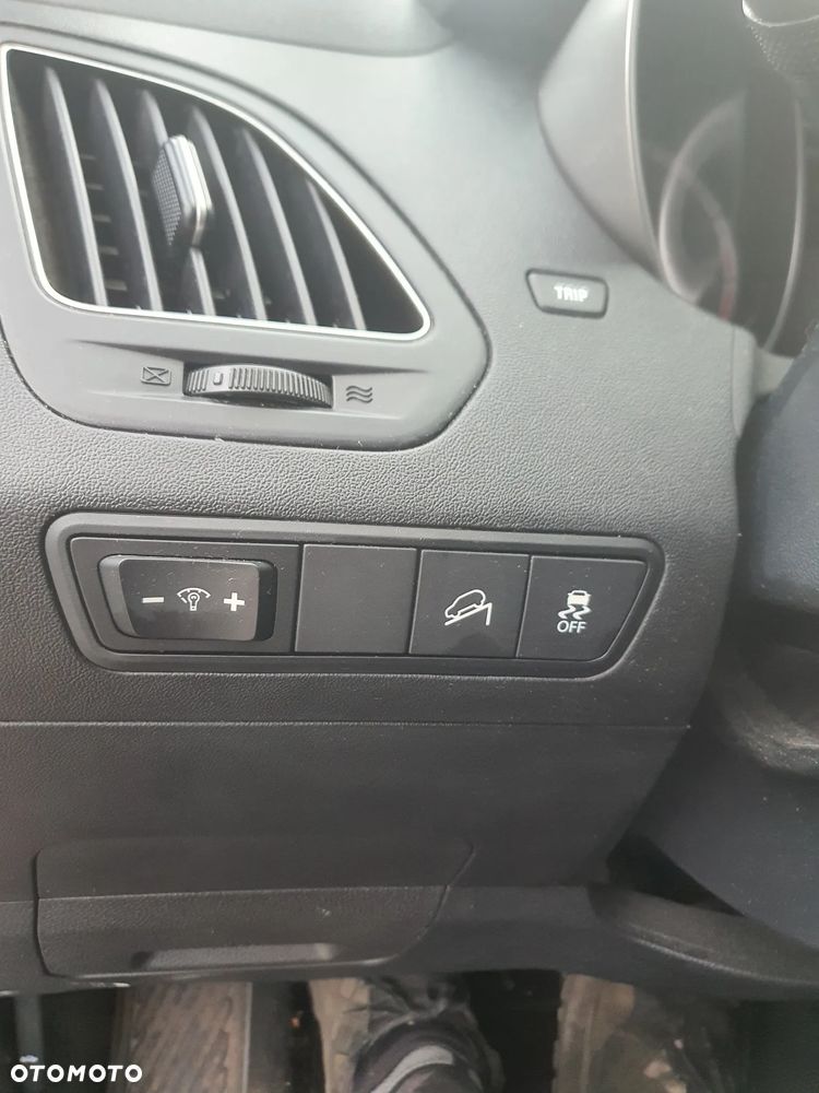 Hyundai ix35 1.6 2WD Fifa World Cup Edition - 13