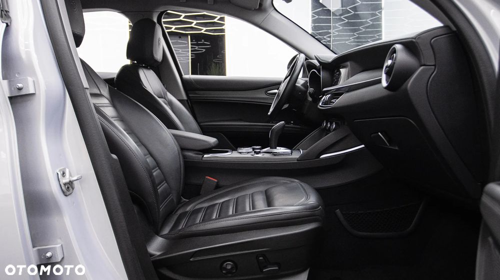 Alfa Romeo Stelvio 2.0 Turbo TI Q4 - 23