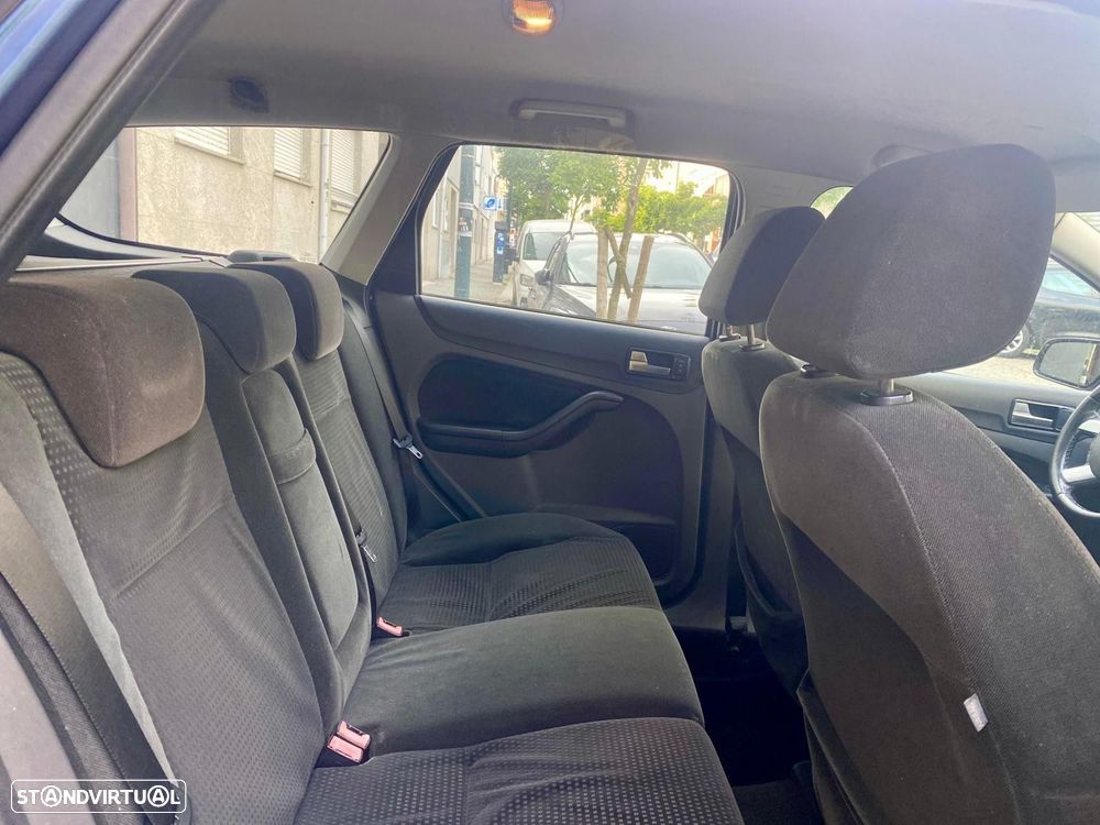 Ford Focus SW 1.6 TDCi Ambiente - 22