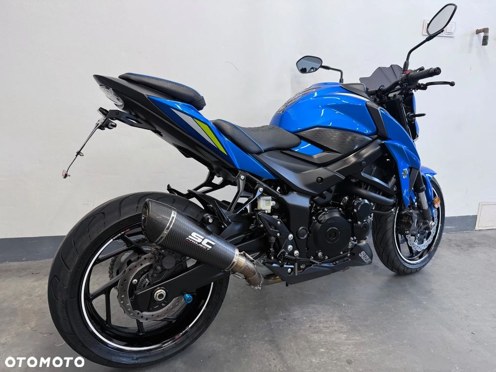 Suzuki GSX - 3