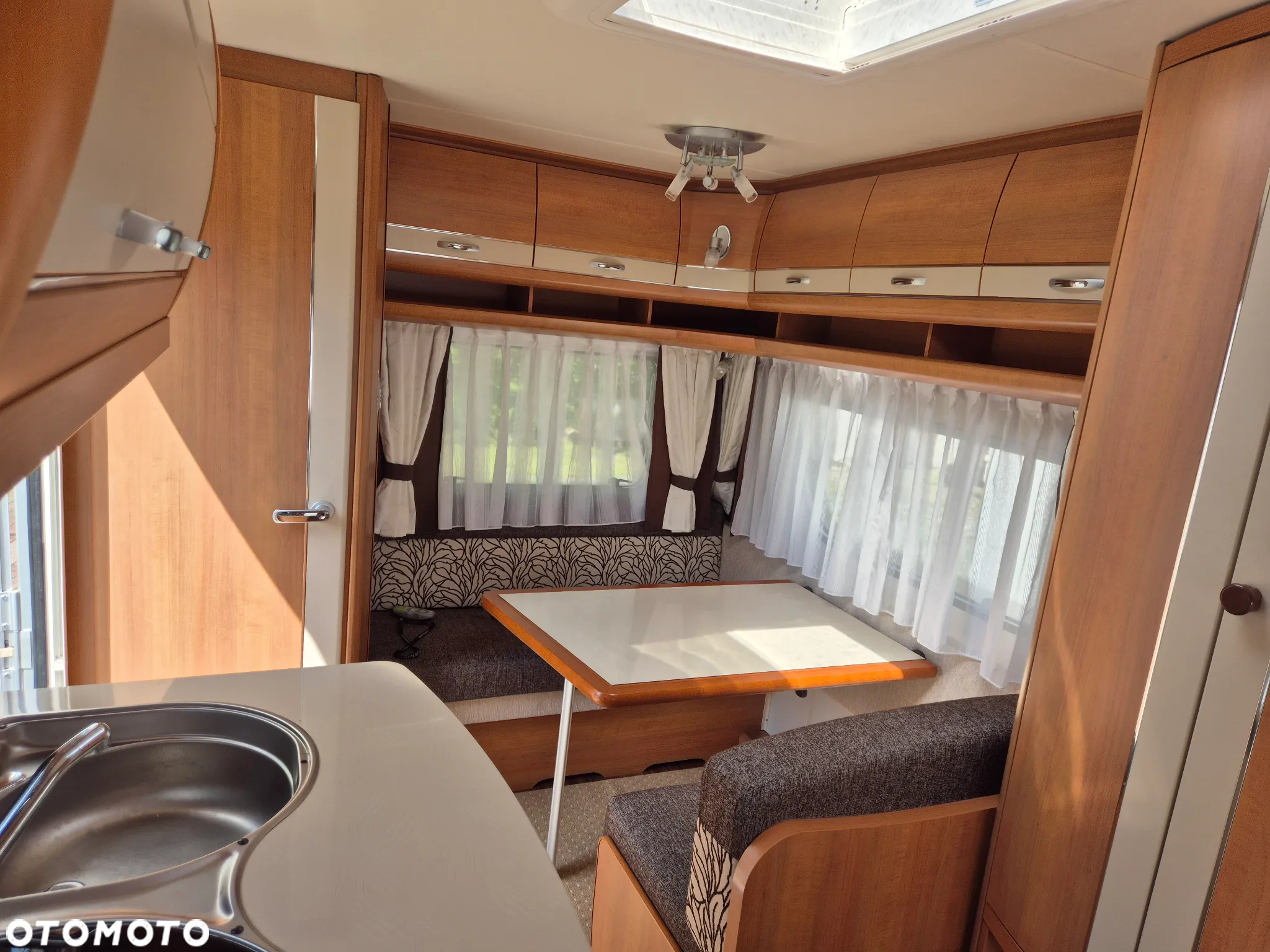 Hobby LA VITA 400 SFE - 13