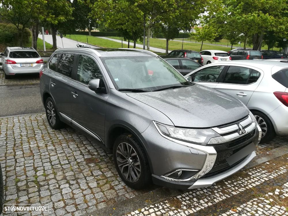 Mitsubishi Outlander 2.2 DI-D Instyle Navi - 1
