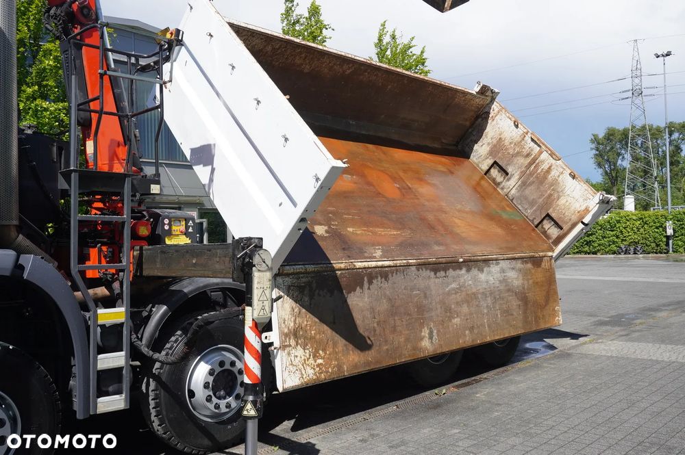 Mercedes-Benz Arocs 3236 8×4 / 90 tys. km / HDS Fassi F155A.0.22 / pilot / Wywrotka 2-stronna / Hydroburta / 3 szt_255718 - 18