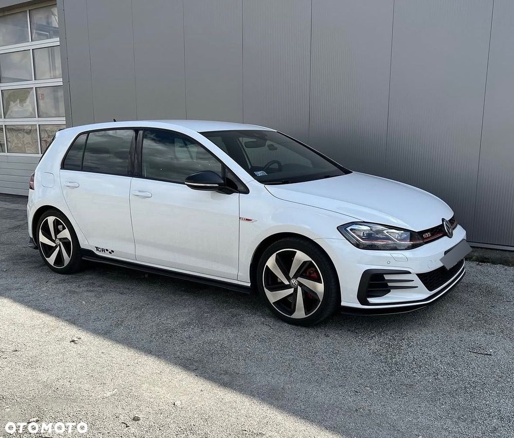Volkswagen Golf - 24