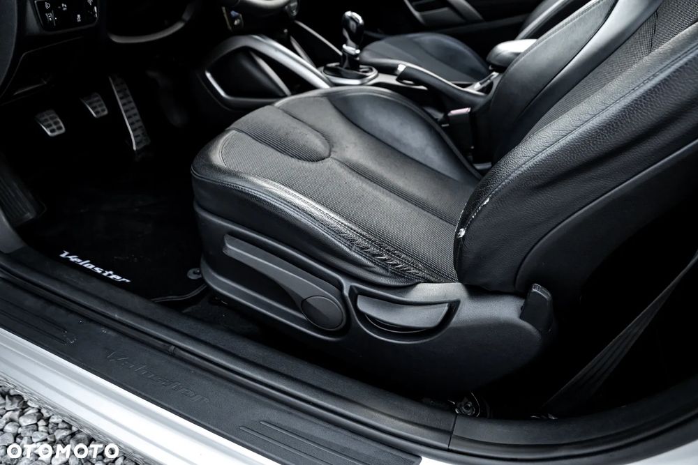 Hyundai Veloster 1.6 Premium - 21