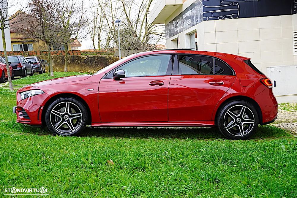 Mercedes-Benz A 250 e AMG Line - 4